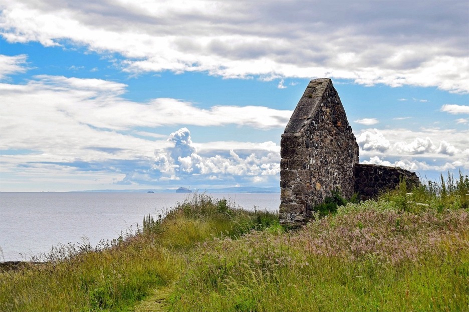 Cottage ruin, St Andrews, Scotland